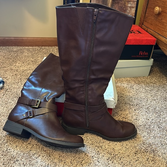 Women’s wide calf boots size 8 - Picture 4 of 4